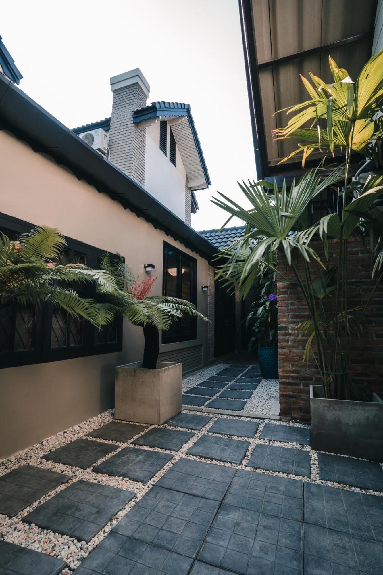The Breeze At Nimman Villa